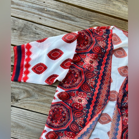 Women’s fashion red /white kimono - Picture 3 of 10